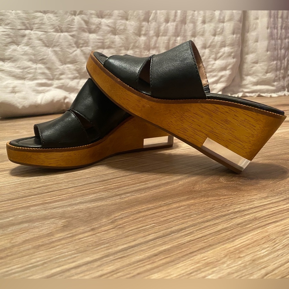 Bernardo Wedge sandals